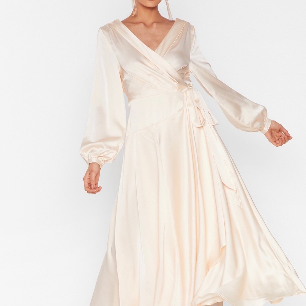 NASTY GAL | Cowl Back Maxi Silhouette. Pleats At Skirt.